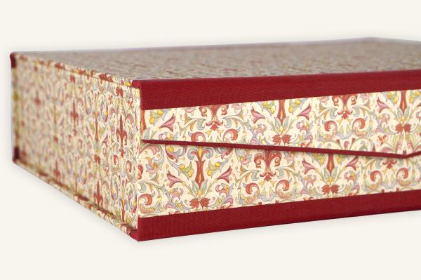 Elegant tidy Italian colored paper